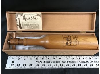 Brentwood Trading Peppermill Wood Pepper Grinder, In Wood Box