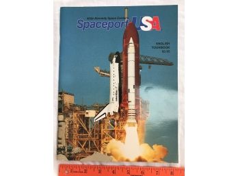 NASA KENNEDY SPACE CENTER'S SPACEPORT USA (1989) English Tourbook- Full Color 1989
