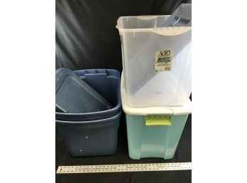 4 Storage Totes With Lids