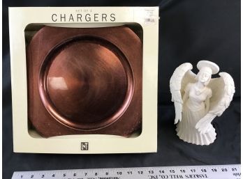 Set Of Four Chargers Plates And Plastic Light Up A