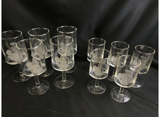 10 Small And Large Etched Glasses