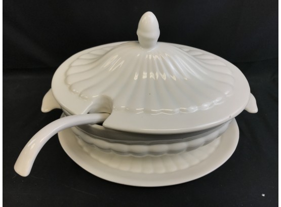 Vintage California Pottery USA 4 Pc Soup Tureen #60 Ladle Underplate White