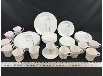 Nice Set Of 12 Corelli By Corning Ware,, 12 Dinner Plates, Salad, Saucers, Tea Cups And Six Bowls