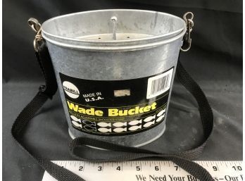 Frabill Fishing Bait Wade Bucket With Strap, 2.5 Quart, Model 1062