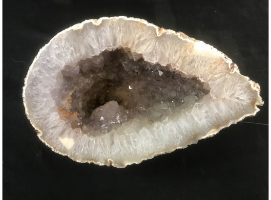 Nice Large Rock Crystal Geode, Almost 5 Pounds, Appro 8 Inches Long By 4 Inches Wide And Over 5 Inches Tall