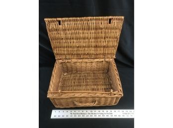 Woven Picnic Basket With Lid And Handle, 17 X 12 X 8