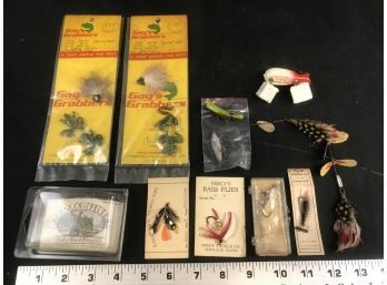 Lot Of Vintage Fishing And Fly Lures, Gags Grabbers, Shakespeare Swimming Mouse, Flies