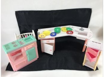 Barbie Camper-RV-Motorhome Kitchen/Check Up & Play Center/Love N Care Play Set