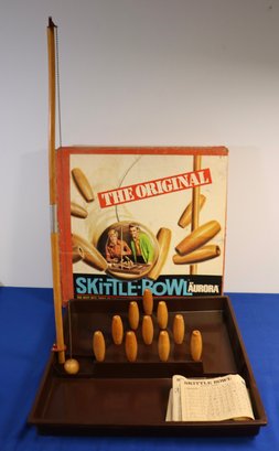 Lot 100- 1970 Vintage Aurora Skittle-Bowl Game In Original Box