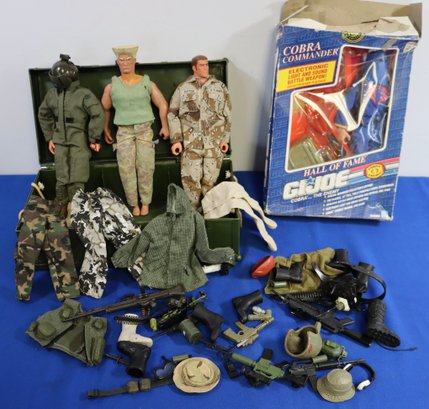 Lot 141- Vintage 1990s - 12' GI JOE Toy Clothing Lot - Action Figures - Equipment - Commander - Snake Eyes