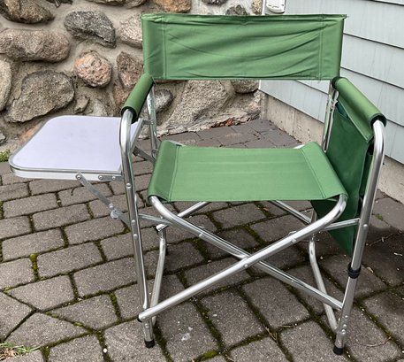 Lot 154 - Folding Green Canvas Chair With Folding Table And Side Pockets - Camping - Back Yard