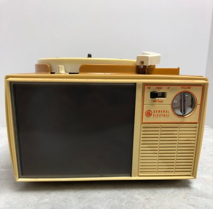 Lot 536 - General Electric Youth Electronics Show & Tell Phono Viewer - Model A651H