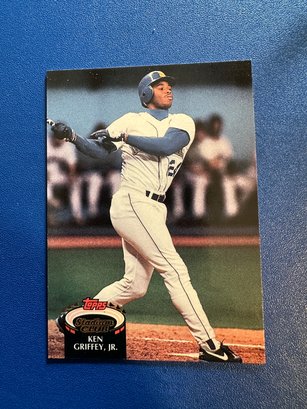 Lot 436 - KEN GRIFFEY TOPPS MLB - Seattle Mariners 1989 Baseball Card