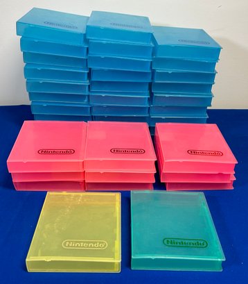 Lot 62- Lot Of 40 NES Clam Shell Plastic Cases - Nintendo Branded
