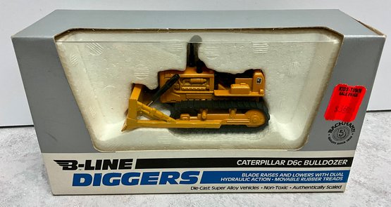 Lot 31- NEW! Bachman Caterpillar D6C Bulldozer Die Cast Super Alloy B Line Diggers