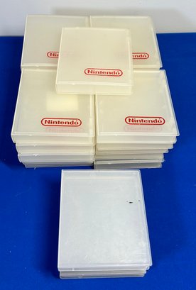 Lot 73- 24 NES Clam Shell Plastic Clear Cases!  Great For Storing Nintendo Games!!