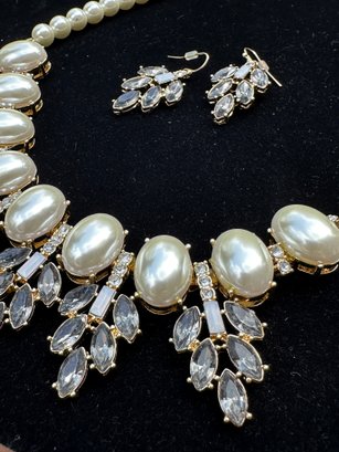 Lot 324- Gorgeous Statement Necklace Costume Pearls & Smoky Crystals Matching Earrings