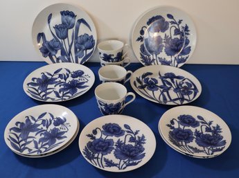 Lot 265- Blues In The Sky Blue & White 19 Piece Lot - Seller Sigma- Japan
