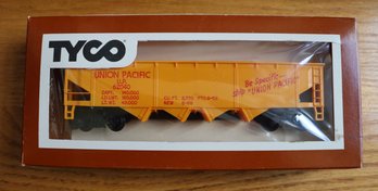 Lot CV46-  Tyco HO Scale Electric Trains Hopper Car Union Pacific 344-e - NOS - 1975