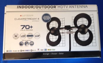 Lot 517BB - Indoor/outdoor HDTV Antenna 70 Mile Range