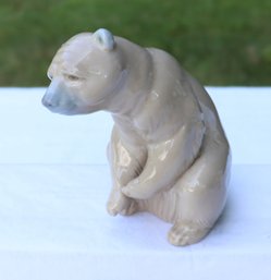 Lot 254 A - Lladro Porcelain Bear Figurine Hand Made In Spain - 5 Inches - Good Bear