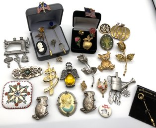 Lot 19- Costume Lot Of Pins & Brooches JJ Razza Spoontiques Giovanni 31 Pieces