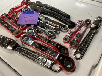 Lot 55 - 4 Claw Cinch Lock Adjustable Wrench - Husky - Craftsman - Assorted Hand Tools