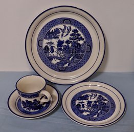 Lot 179- Arklow Willow Pattern Blue And White Ireland Pottery China Service Place Setting - 4 Pc