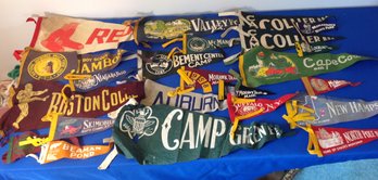 Lot 529BB - Vintage Lot Of  22 Pennants - Nice Collection!