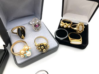 Lot 21- Costume Lot Of Rings - Vintage Sarah Coventry Avon Lot Of 14