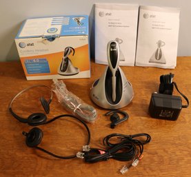 Lot 401-  AT&T Cordless Phone Headset Model TL7610  In Box