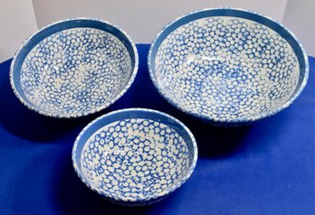 Lot 407- Blue & White Bubble Sponge-ware Mixing Bowl 3 Piece Set - Italy