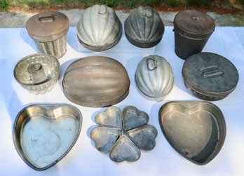 Lot 258 - Plum Pudding Tin Mold Lot Of 10 In Assorted Sizes - Hearts Ovals - Primitive Antique Farmhouse Decor