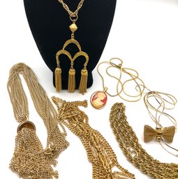 Lot 40- FUN Vintage Lot Of Costume Goldtone Necklaces - 7 Pieces