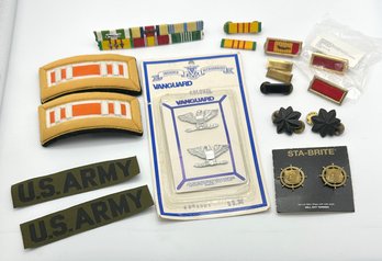 Lot 377SUN- US Military Lot - Insignia - Vanguard - Rank Officer - Colonel - ARMY Patches - Ribbon Bars