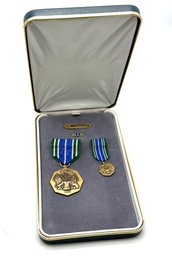Lot 379SUN-  Vintage US Military Army Achievement Medal Award - Insignia - In Original Case