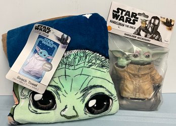 Lot 582- New Star Wars Yoda Beach Towel And Mandalorian The Child Shoulder Accessory