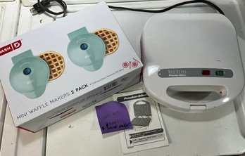 Lot 145 - Dash-Mini Maker Waffle Iron  Proctor Silex - Meal Maker