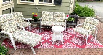 Lot 1: Outdoor Patio Set - 8 Pieces - Lounge Chair - Love Seat - Wicker Table - Outdoor Rug