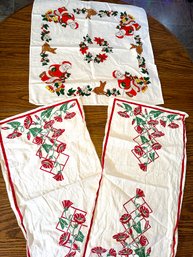 Lot 382SES - Vintage Table Runners Linens Christmas Santa & Reindeer - Cotton