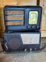 Lot 195G2 - 2 Old Radios - Philco - Silverton