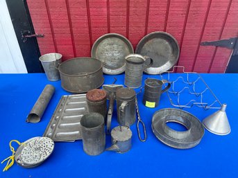 Lot 453- Primitive Baking Kitchen Lot - Vintage Farmhouse Decor