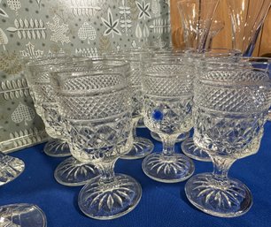 Lot 568B - Glasses And Mid Century Serving Tray Champagne Glasses - Small Wine Goblets