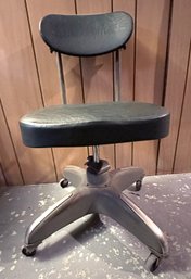 Lot 583B - Great Industrial Mid Century Hamilton Cosco Office Chair - Very Heavy Base