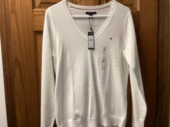 Lot 92RR- New With Tag Tommy Hilfiger Bright White V Neck Womens Sweater Size Medium