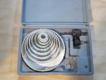 Lot 45 - 11 Hole Cutters - Various Sizes Gray Plastic Case - Power Tools