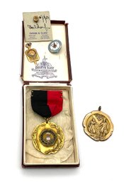 Lot 76- 10K Gold Pendant - US Army Veteran & Mix Of Men's Metals  (5 Pieces)