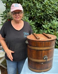 Lot 608 - Oak Barrel Butter Churner Cast Iron Handles And Wooden Wood Paddles - Antique Primitive Home Decor