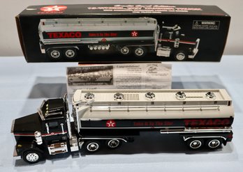 Lot 225 - 1997 Texaco Credit Card Edition 18 Wheel Tanker Truck Bank - New Old Stock In Original Box