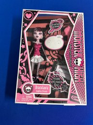 Lot 356- Draculaura - Daughter Of Dracula - Monster High - Unopened New Sealed Box - Doll